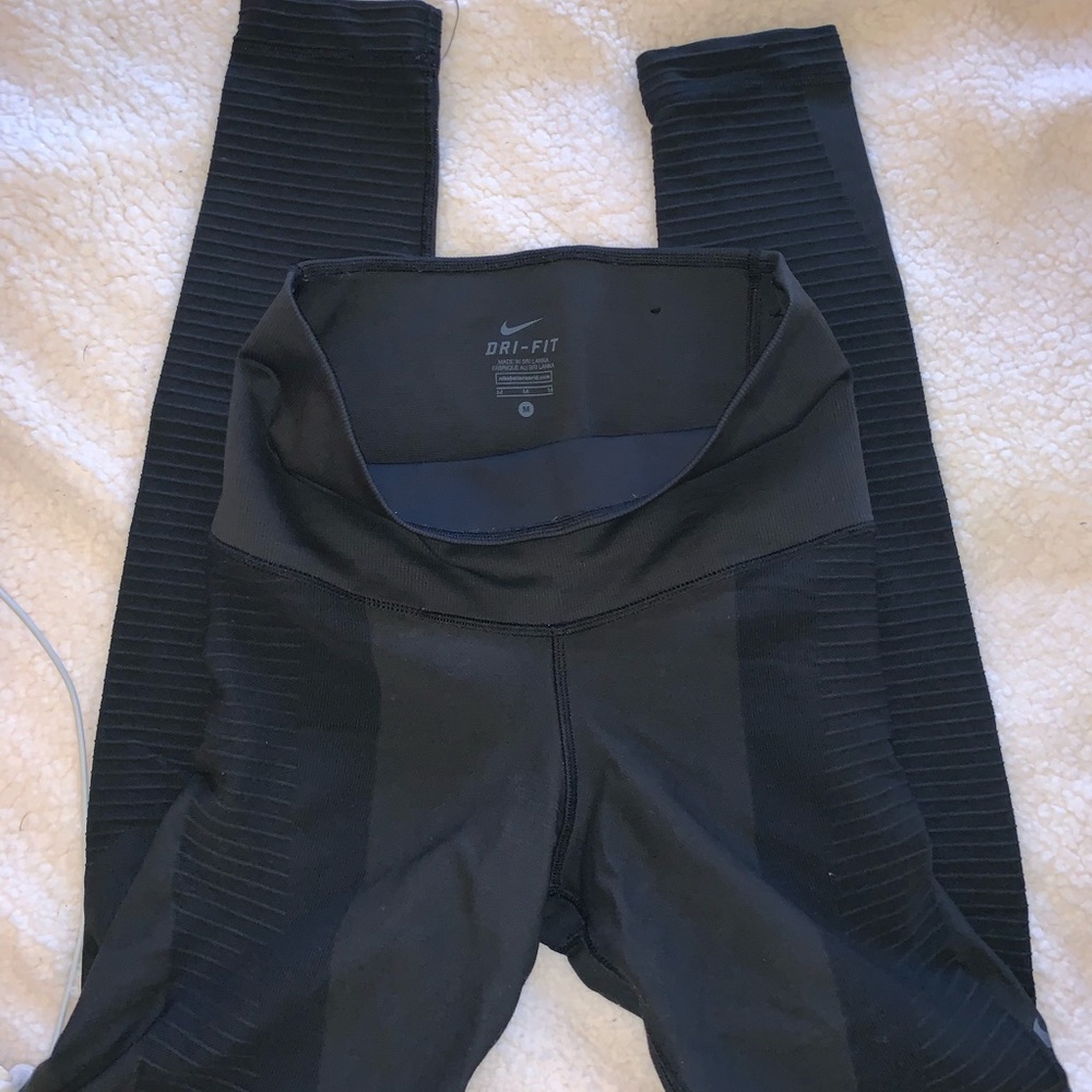 Nike high waisted dry fit sculpt leggings
